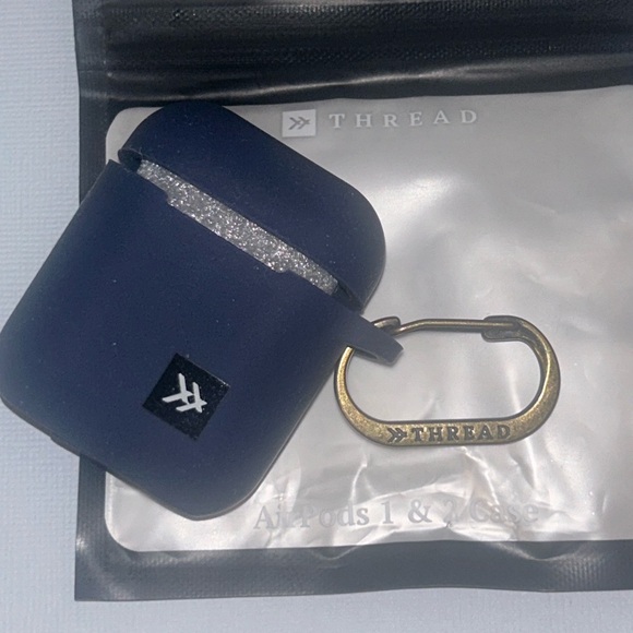 *NWT* THREAD BRAND~AIRPODS 1 & 2 CASE!!!! - Picture 2 of 15
